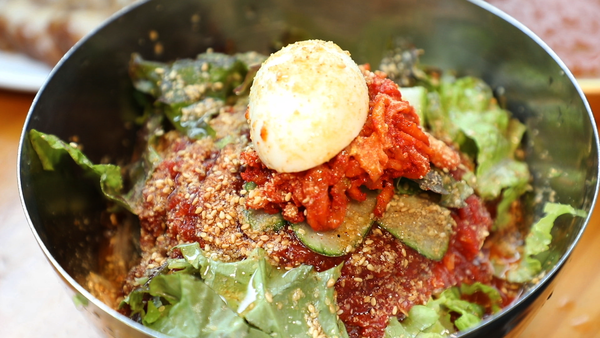 1964년부터 시작한 전통 메밀 막국수.