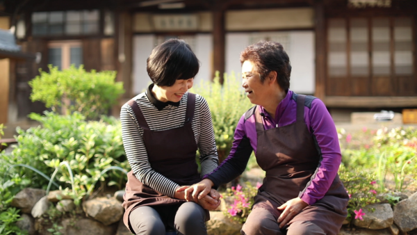 종갓집 동서들의 유쾌한 동고동락.