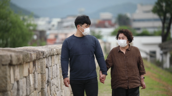 할머니와 손자가 잇는 언양 불고기의 맛.