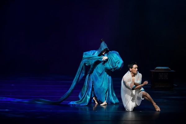 안무가 장현수의 '패강가'