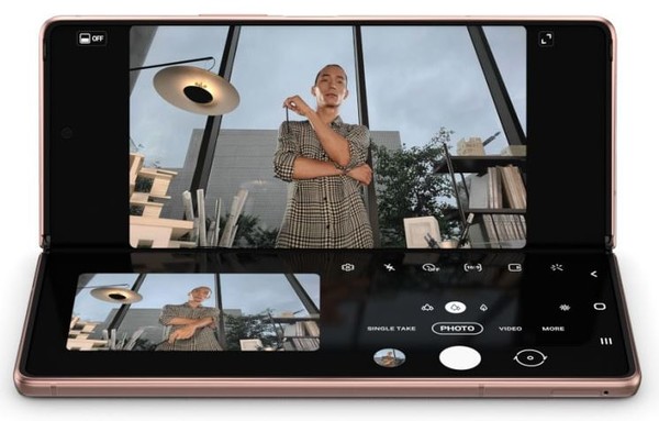 사진=삼성전자 제공 / 갤럭시Z폴드2