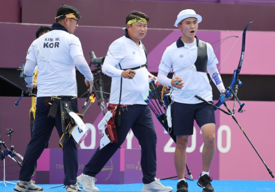 [사진=오진혁, 김우진, 김제덕으로 이루어진 男양궁 대표팀, 사진공동취재단]