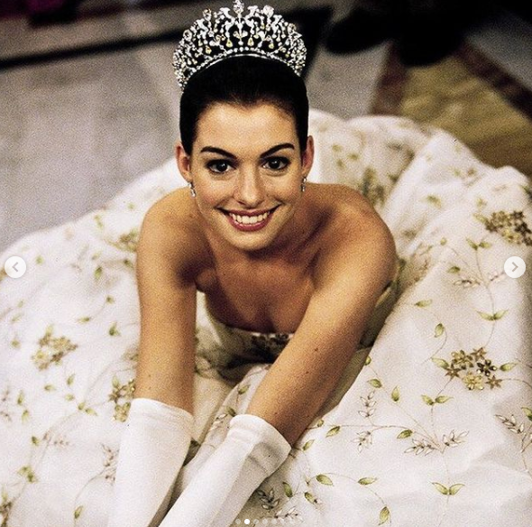 [사진=앤 해서웨이, SNS캡쳐]