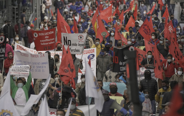 에콰도르에서 발생한  물가 인상 반대 시위 [사진=AP/연합뉴스]