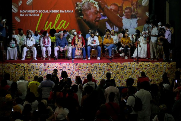 여론조사에서 보우소나루를 앞서가고 있는 룰라의 선거 유세 현장 [사진=AFP/연합뉴스]