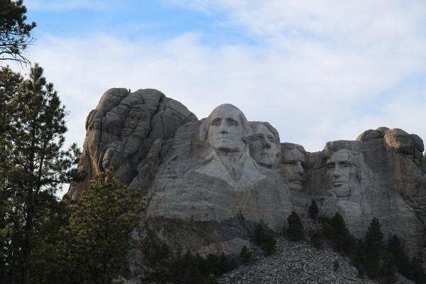 토머스 제퍼슨은 러시모어 바위 산 조각에서 왼쪽 끝에서 두번째에 위치해 있다 [사진=unsplash]