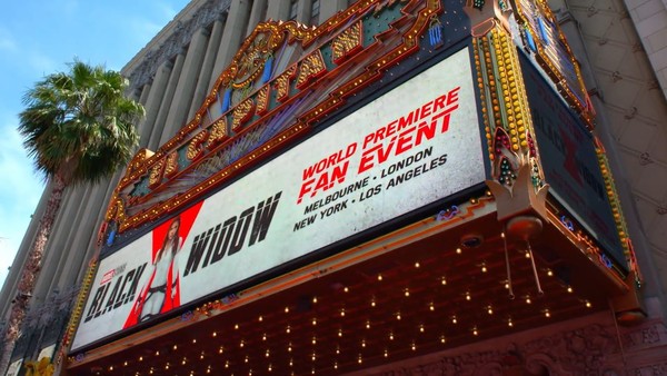 [사진=영화 '블랙 위도우' 월드 프리미어 행사가 개최된 미국 할리우드의 엘 캐피탄 극장, LG OLED SPACE 영상 캡처/LG디스플레이]