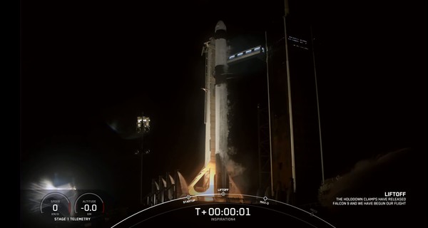 [사진=Space X 크루 드래곤과 팰컨9 발사 순간 / SpaceX 공식 유튜브]