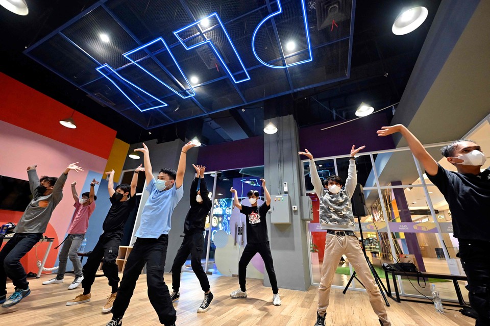 [사진=인도네시아의 K-pop 댄스 커버 연습 현장, AFP/연합뉴스]