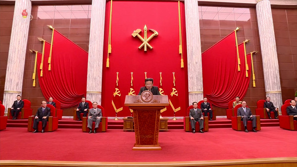 [사진=연설하는 김정은 국무위원장, 연합뉴스]