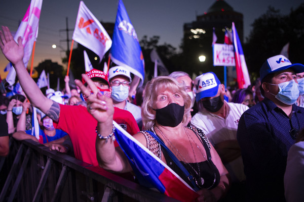 [사진=카스트 지지자들/AFP,연합뉴스]