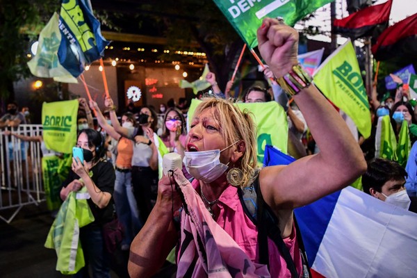 [사진=보리치 지지자들/AFP,연합뉴스]