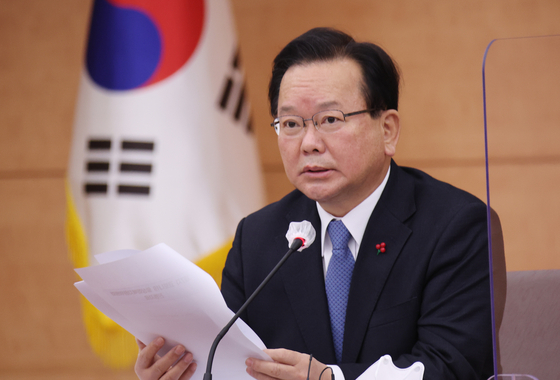 김부겸 국무총리가 지난 12일 정부서울청사에서 열린 제7차 코로나19 일상회복 지원위원회에서 발언하고 있다. 〈사진=연합뉴스〉