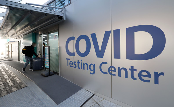 [사진=코로나 검사장, 연합뉴스]