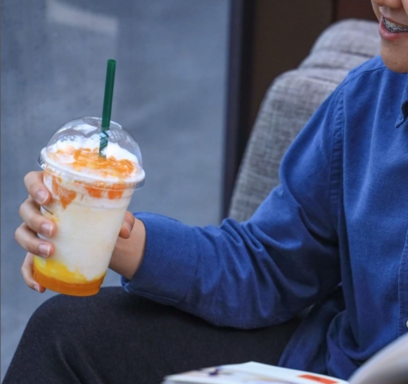 [사진=프룻 젤리 요거트 프라푸치노, 스타벅스 태국 공식  인스타그램]