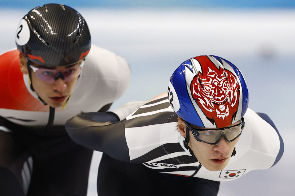 [사진=황대헌 선수, 로이터/연합뉴스]