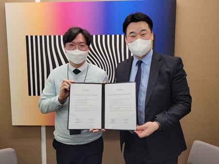 사진2. 마이로드-스튜디오더블유바바 파트너십 체결 (좌)마이로드 최준표 대표, (우)스튜디오더블유바바 이홍주 대표