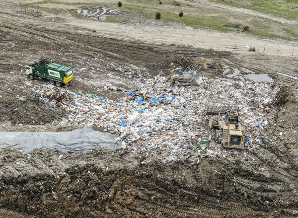 미국 일리노이 주에 있는 재활용 분류 시설 [사진=EPA/연합뉴스]