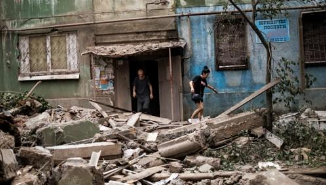 사진=러시아군 공격으로 망가진 우크라이나 동부 도네츠크의 마을/로이터, 연합뉴스 제공