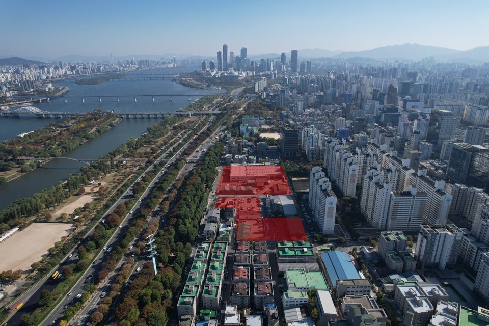 롯데물산이 매입한 롯데칠성음료 양평동5가 119 일원 항공 사진(빨간색)사진=롯데물산)